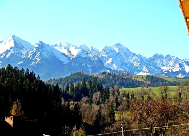 Panorama Tatr widziana z obiektu